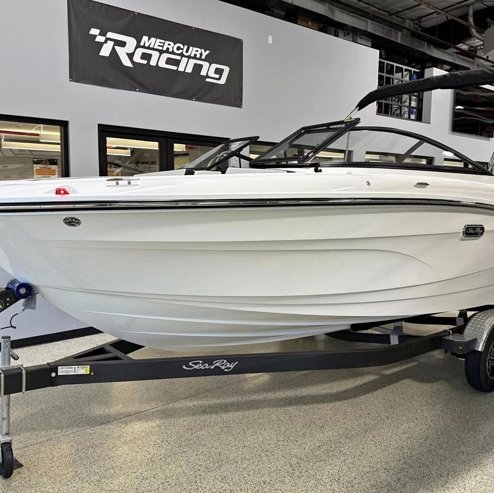 2026 Sea Ray SPX 210