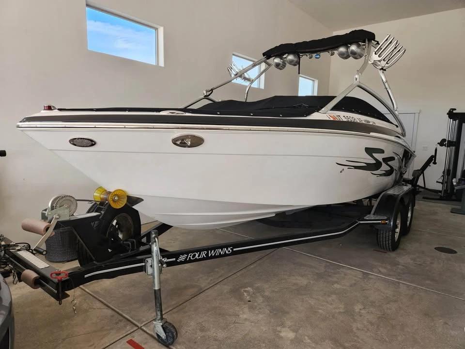2008 Four Winns horizon 200ss