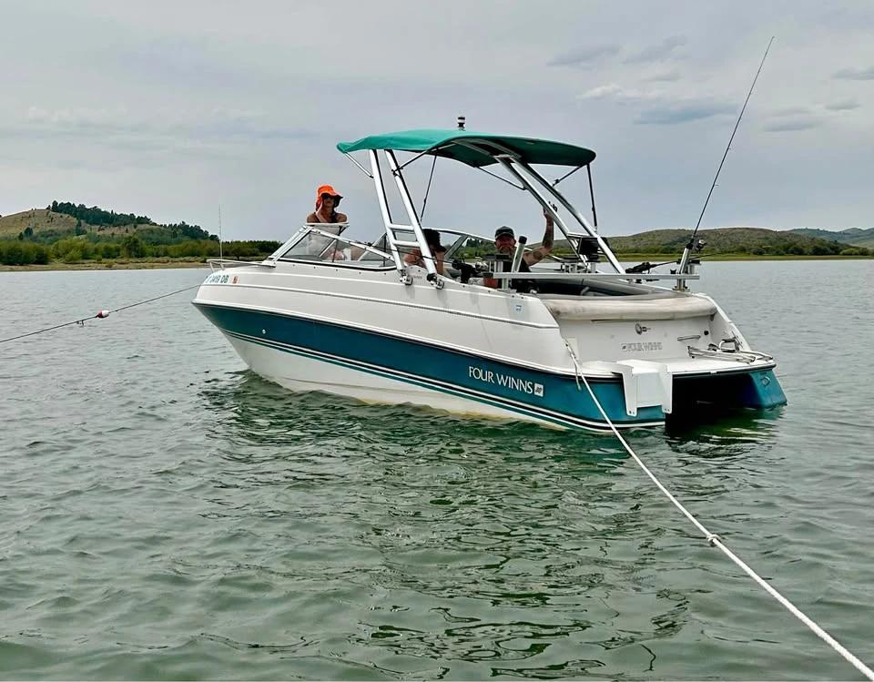 1993 Four Winns 215 Sundowner