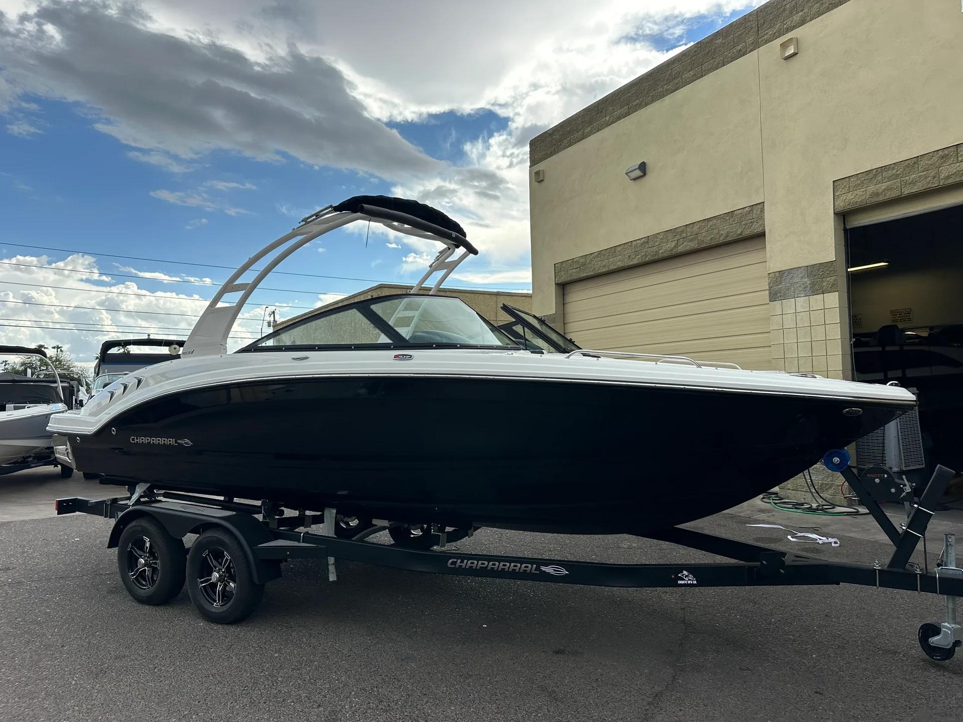 2026 Chaparral 23 Surf