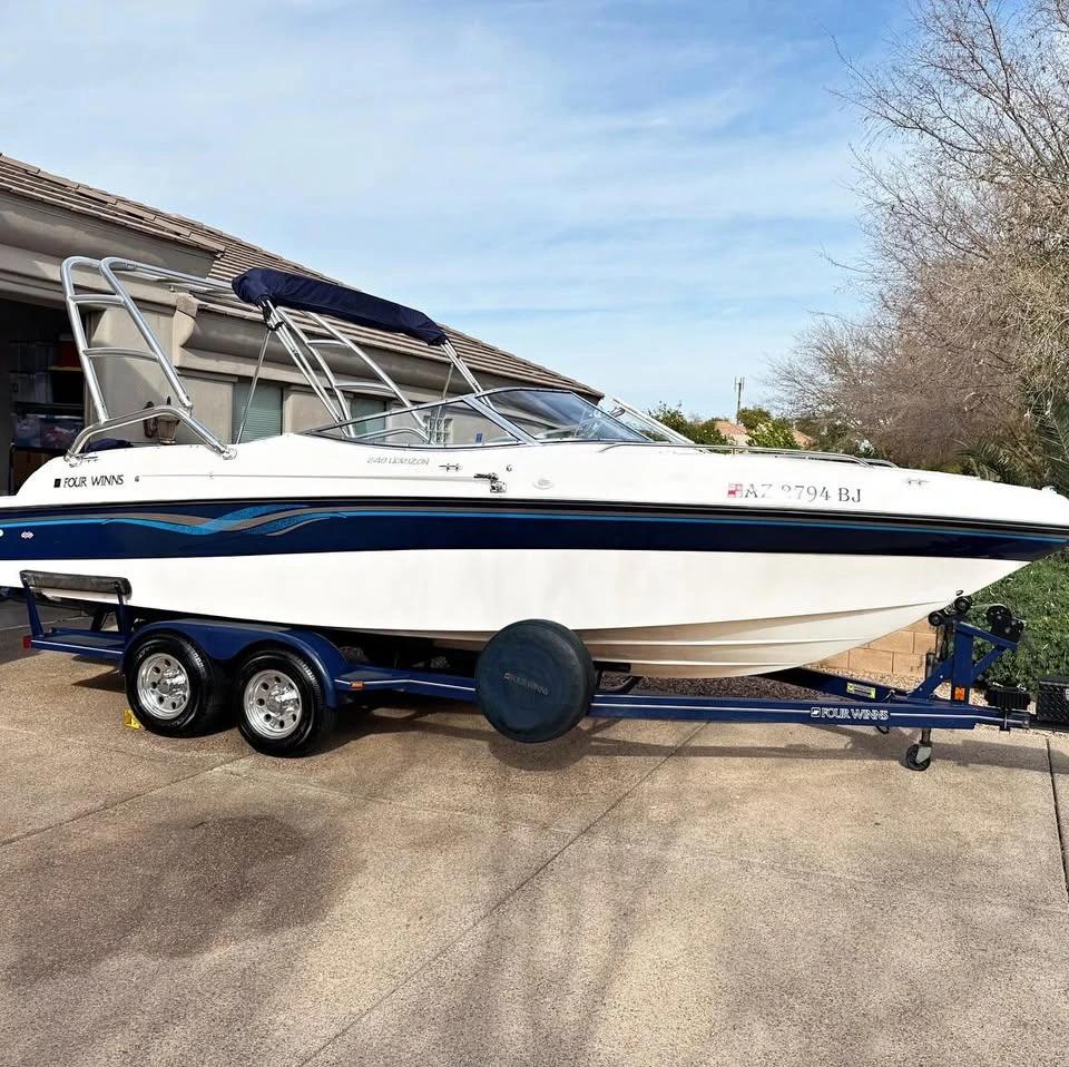 1998 Four Winns Horizon 240