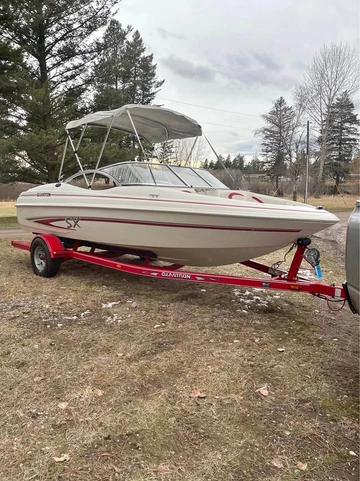 2004 Glastron SX195