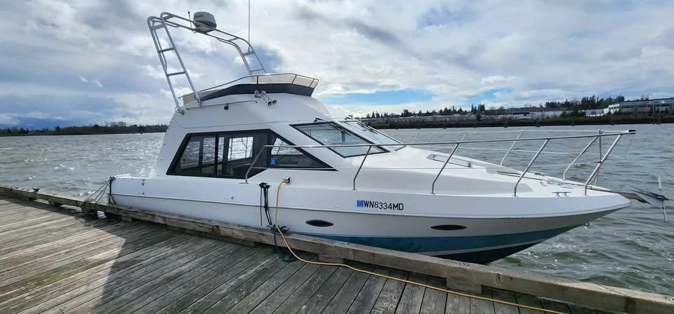 1993 Bayliner 3058 Command Bridge 3258