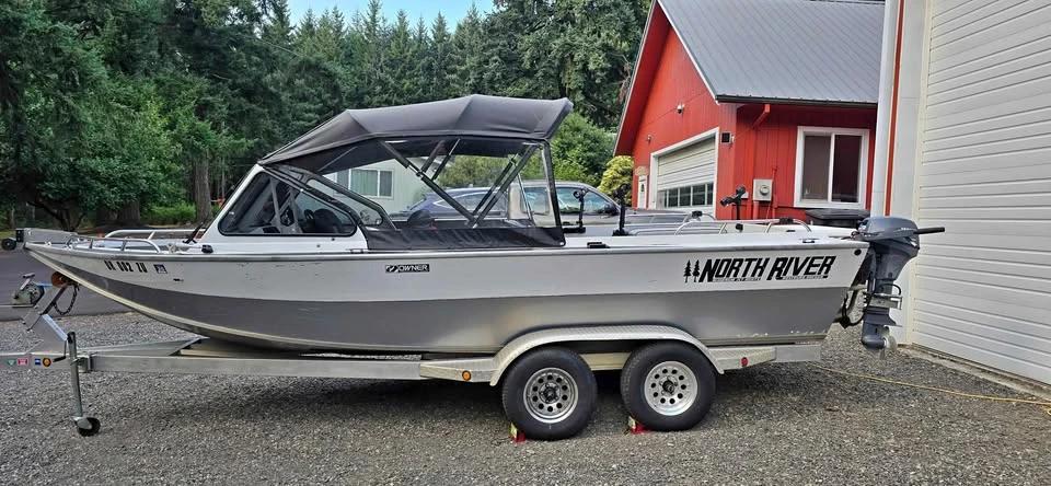 2000 North River Commander