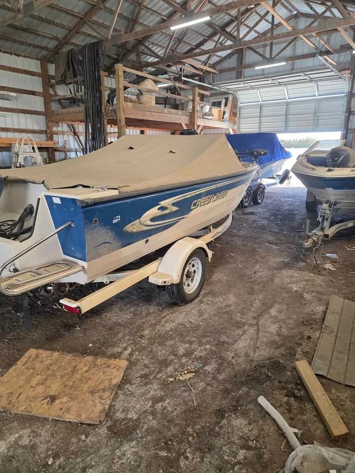 1998 Crestliner Phantom 1900