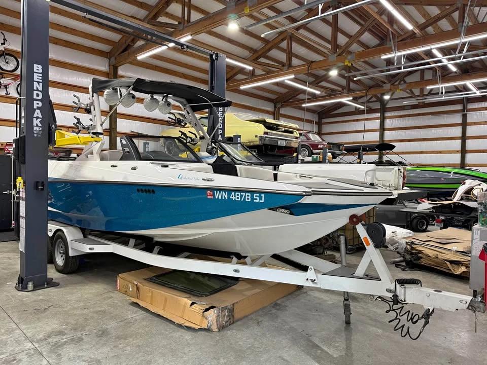 2016 Wakeboard Axis A24