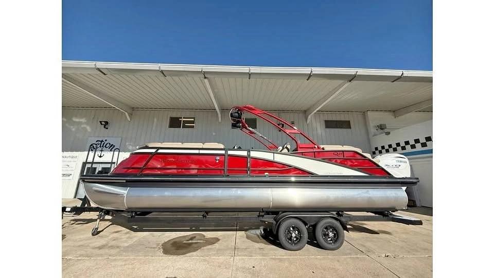 2025 Bennington Pontoon