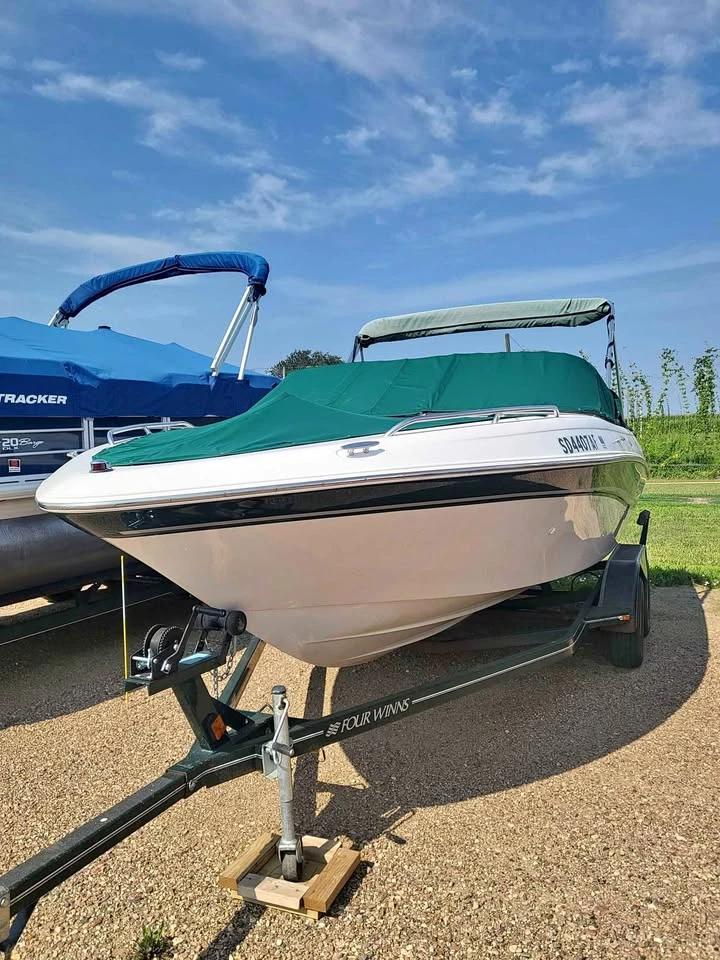 2002 Four Winns 20 Bowrider