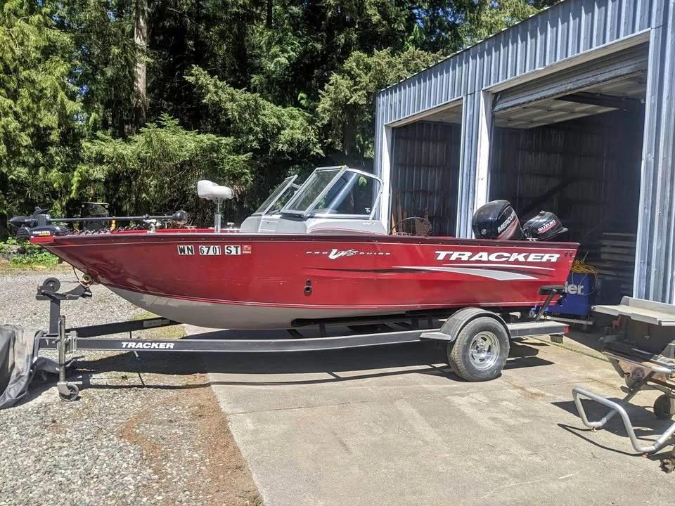 2019 Lebanon Tracker Boat