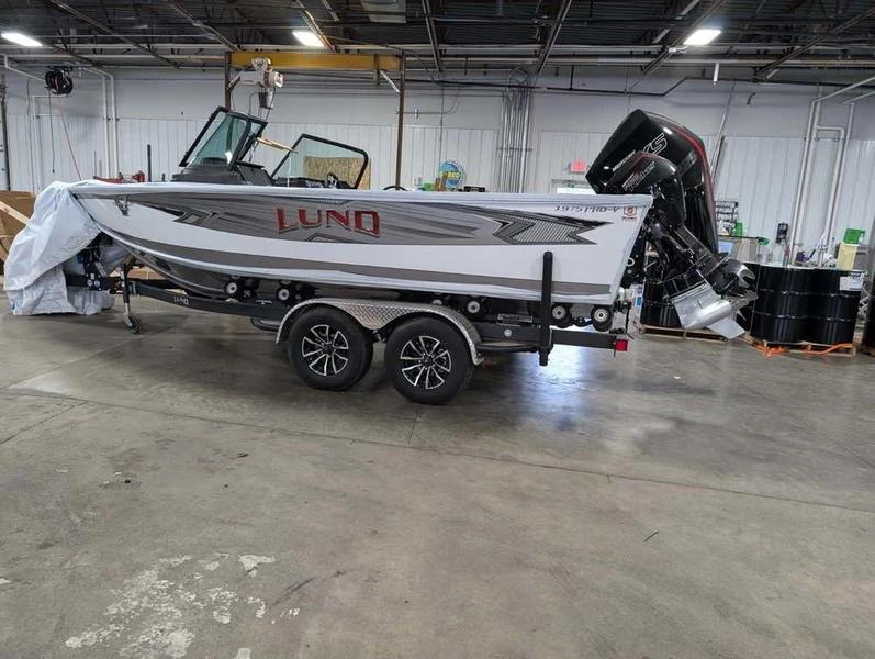 2025 Lund 1975 Pro V