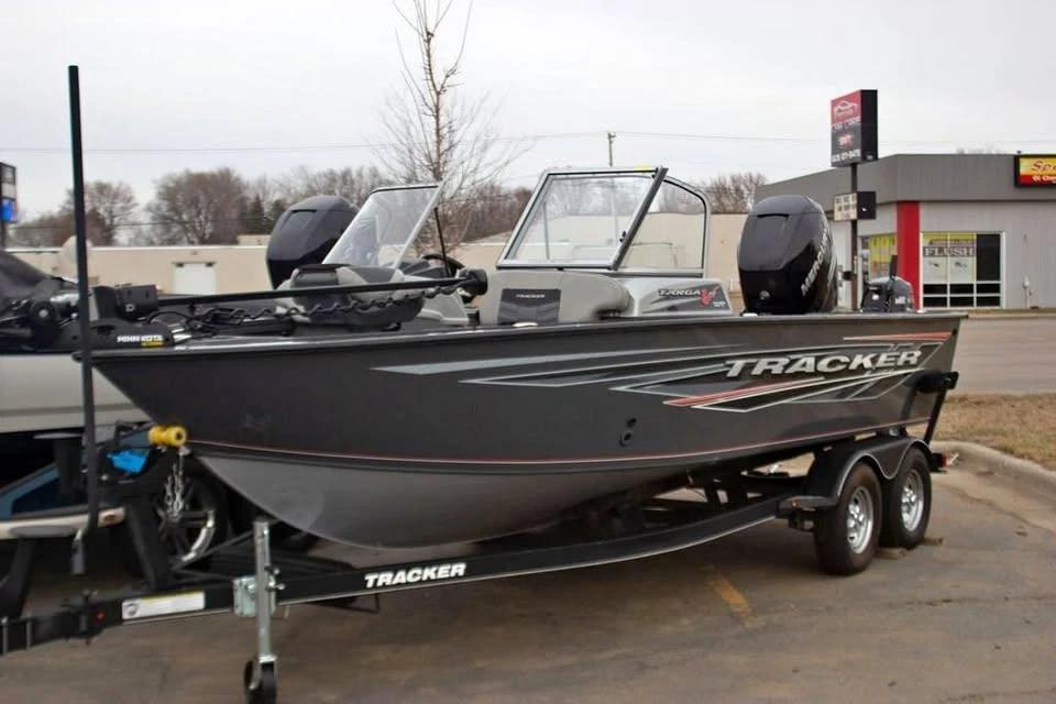 2018 Tracker Targa V-19