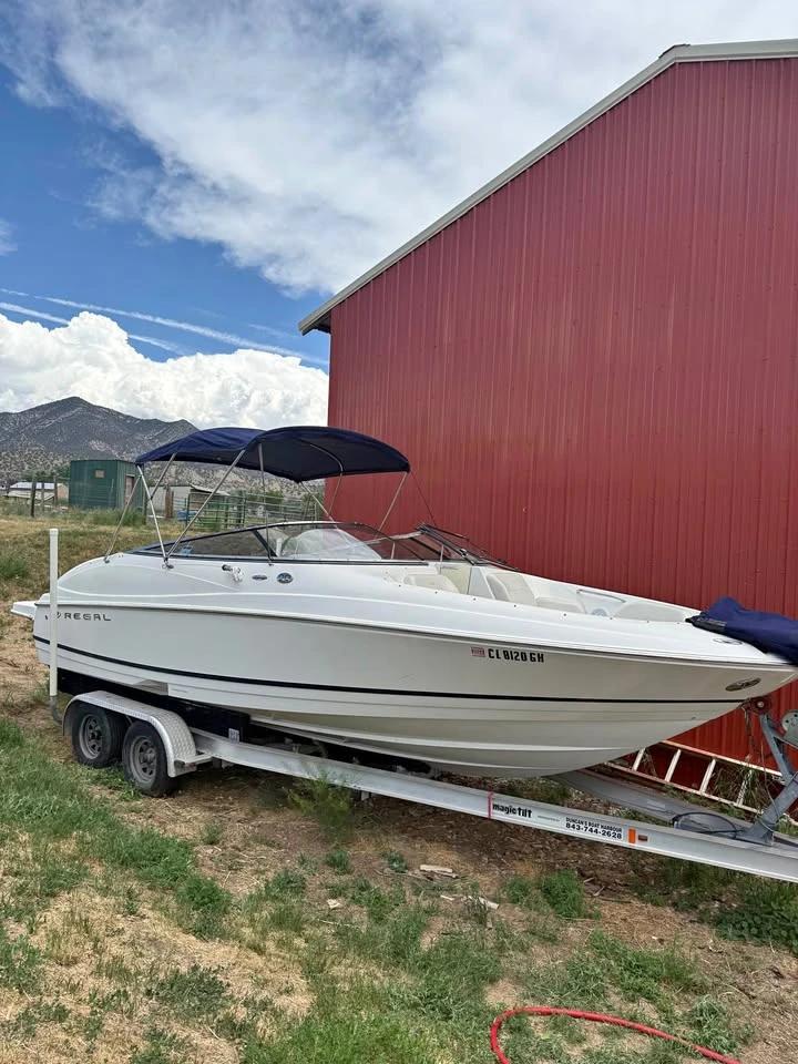 2004 Regal 2400 LSR