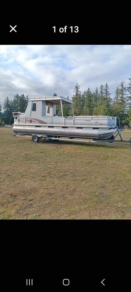2002 Suntracker Partyhut