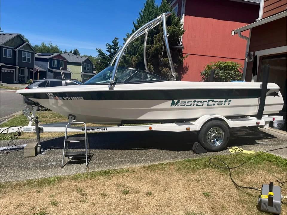 1999 Master Craft ProStar 190 Ski Boat 190 Ski