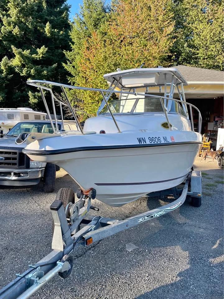 2001 21” Blue Water Sportfisher Boat Sportfisher 21-2S