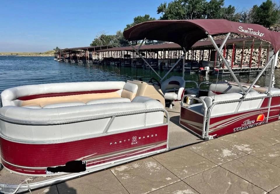 2012 Suntracker Party Barge