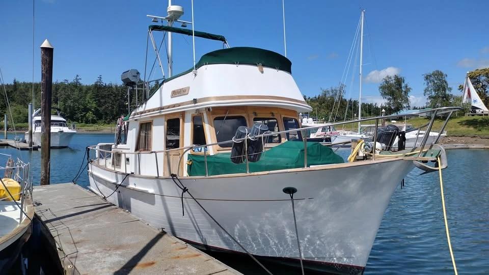 1978 34 CHB tri-cabin CHB 34 Tri-Cabin