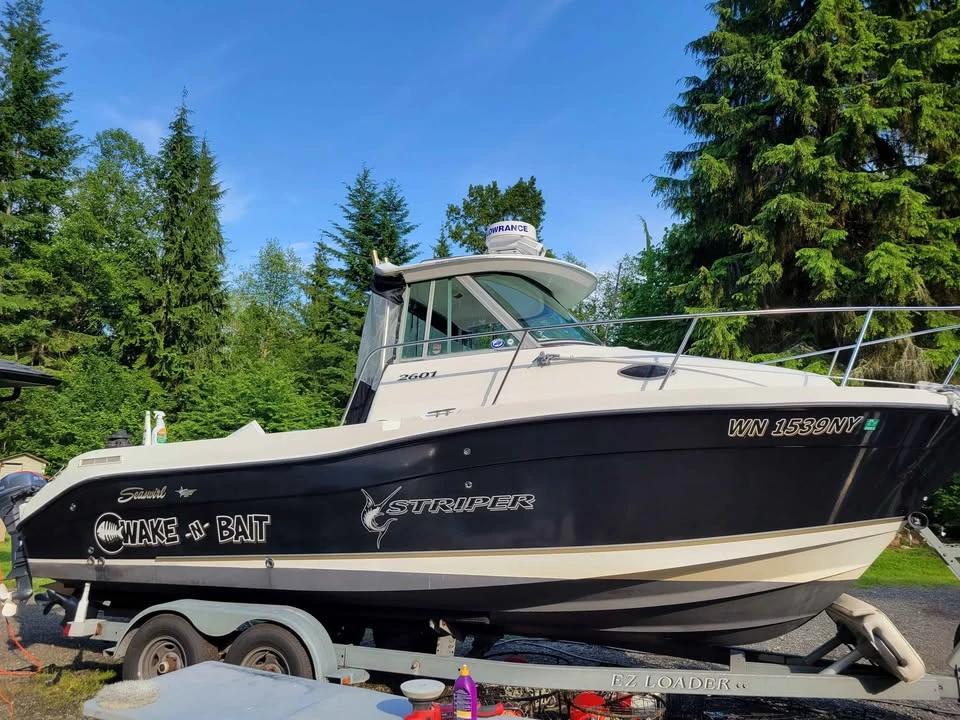 2005 2601 Seaswirl Striper 2601 Center Console
