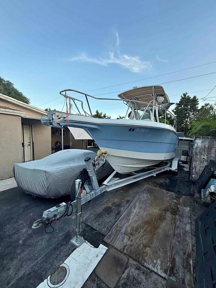 2003 Wellcraft 250 Sport Fisherman