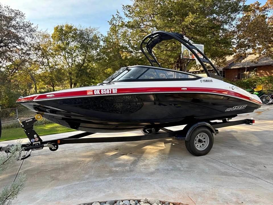 2025 Yamaha AR195