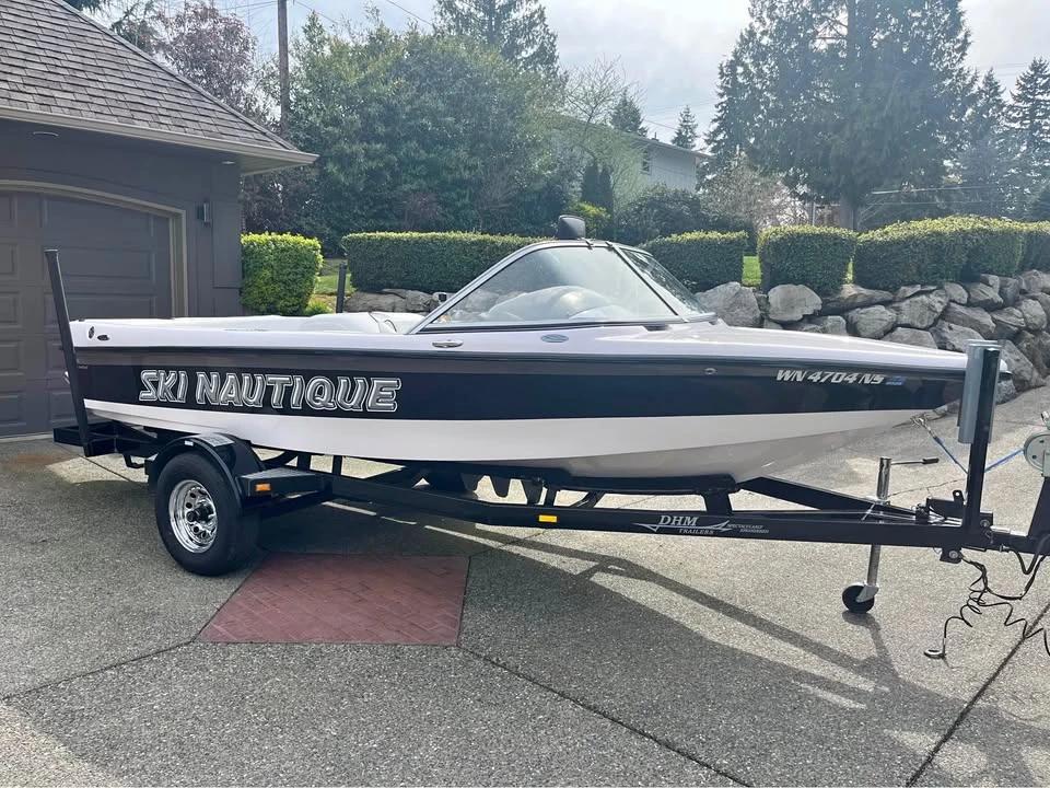 2006 Ski Nautique Boat with Trailer Ski Nautique