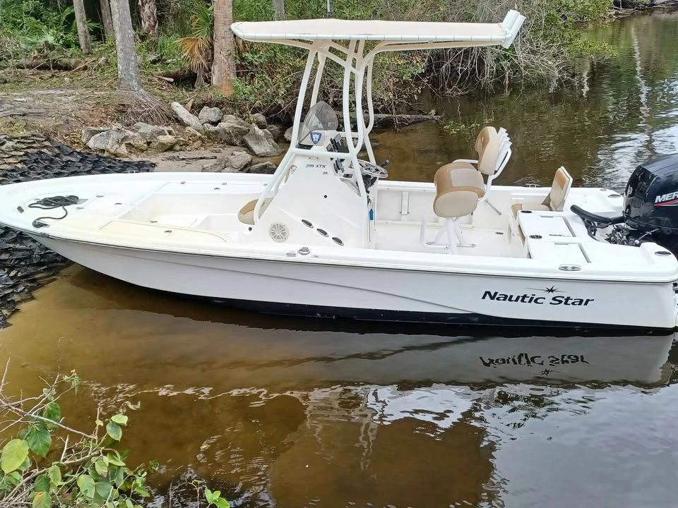 2023 Nautic Star 215 XTS