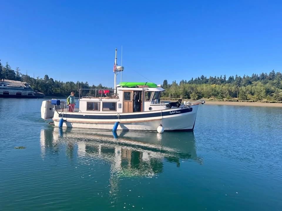 1983 Sundowner Tug 30 foot trawler Sundowner Tug 30