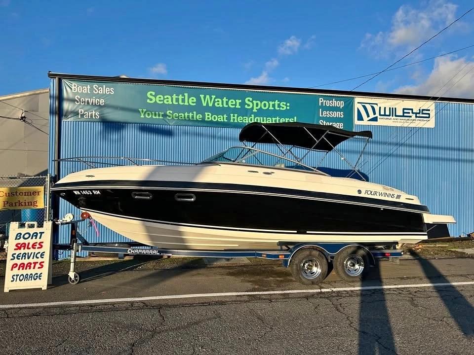 2003 Four Winns 225 sundowner 225 Sundowner