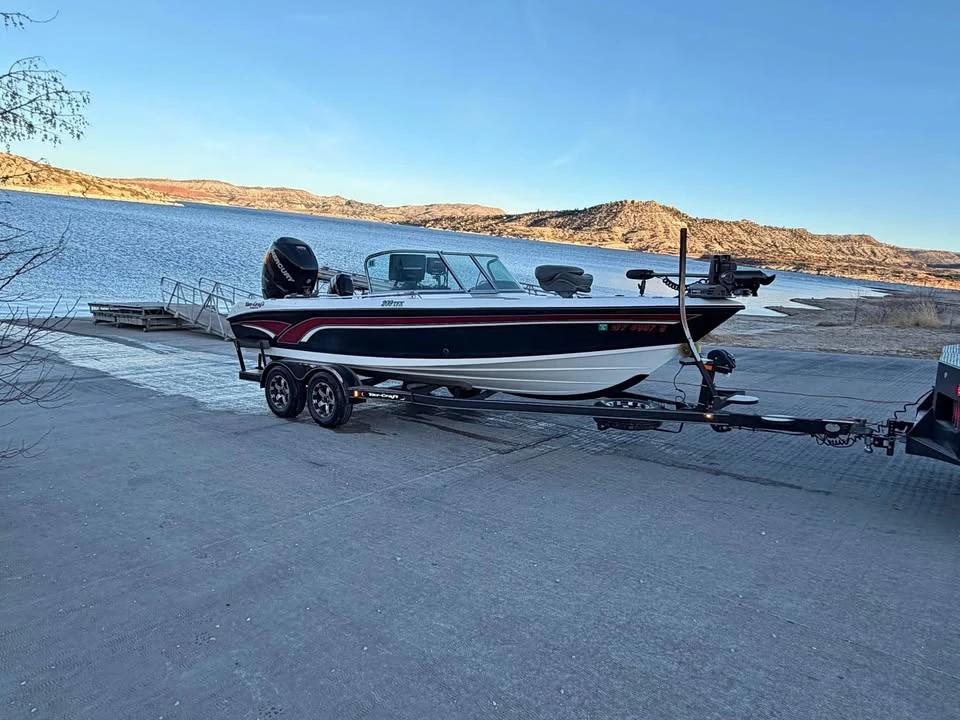 2016 Yar-Craft 209 TFX Full Window