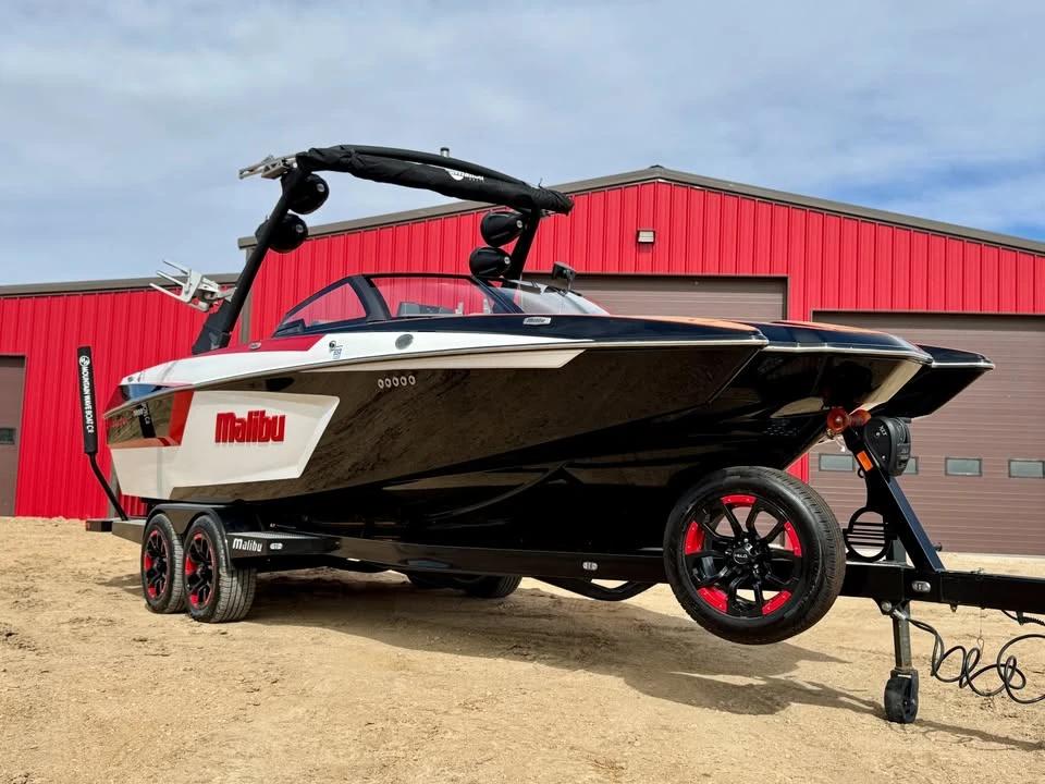 2023 Malibu 23 MXZ