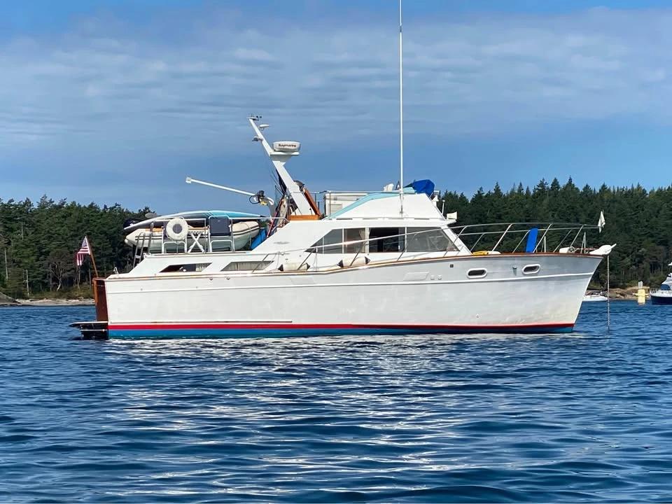 1968 Pacemaker coho tri-cabin 39' Tri-Cabin