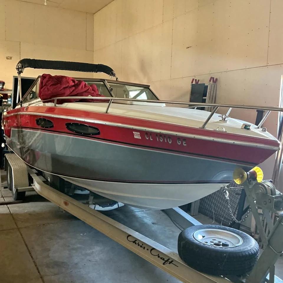 1984 Chris-Craft 232 Scorpion