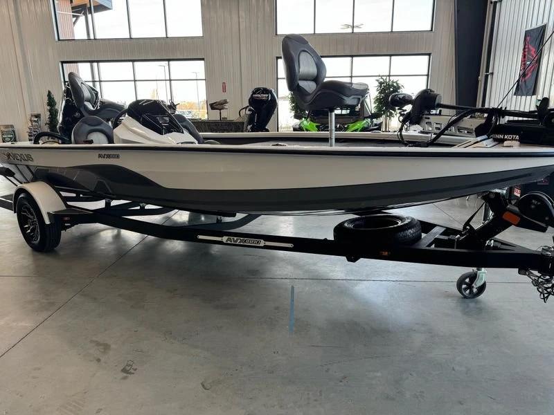 2019 Vexus AVX1880