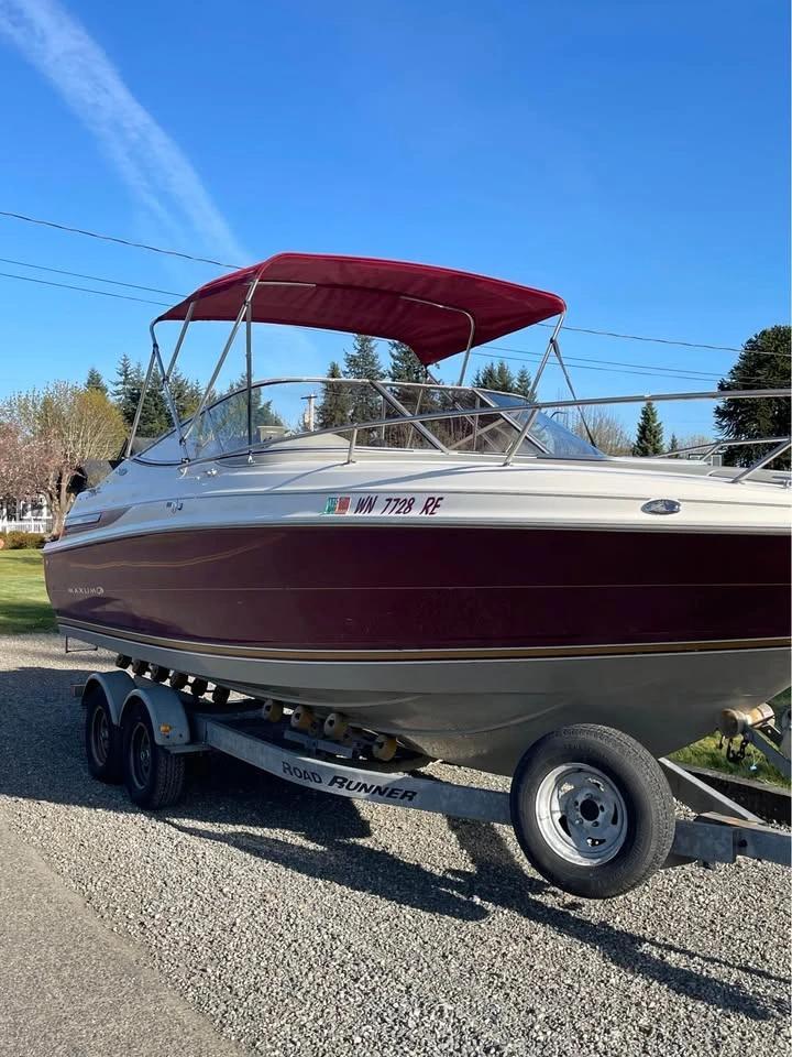 1996 Bayliner MAXUM 2300SC w