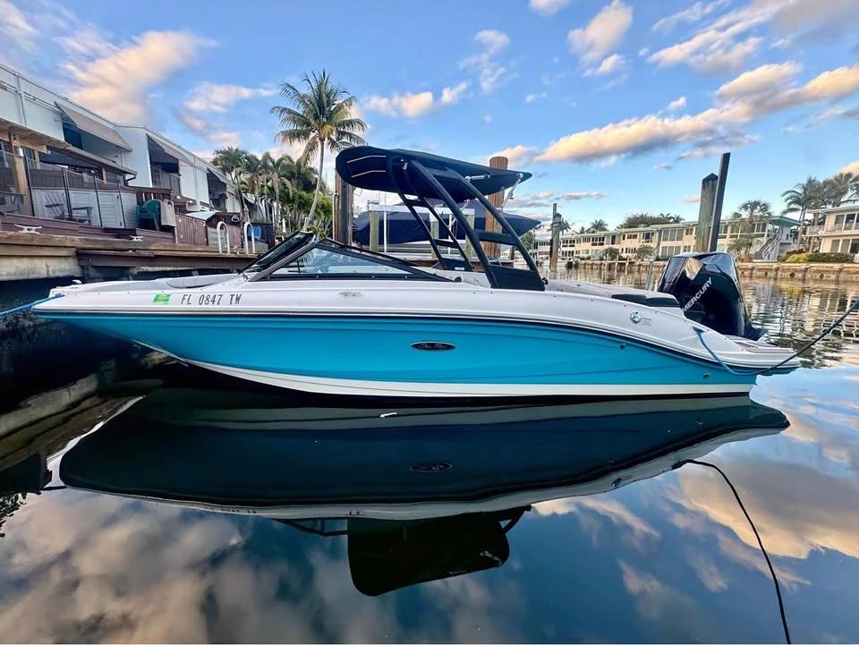 2022 Sea Ray SPX 210