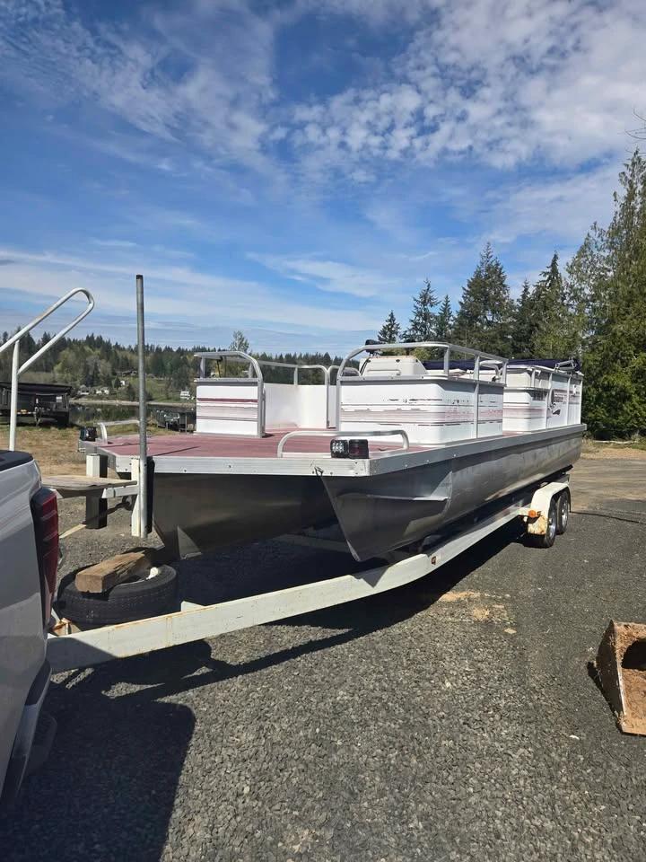 1996 Sundancer tritoon 26ft 260D