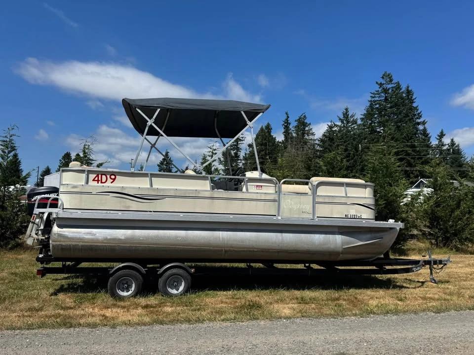 2005 20’ Pontoon Boat by Forest River “Odyssey” 520F