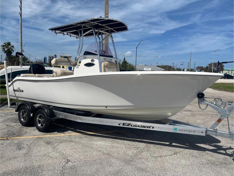 2022 NauticStar Legacy 2302