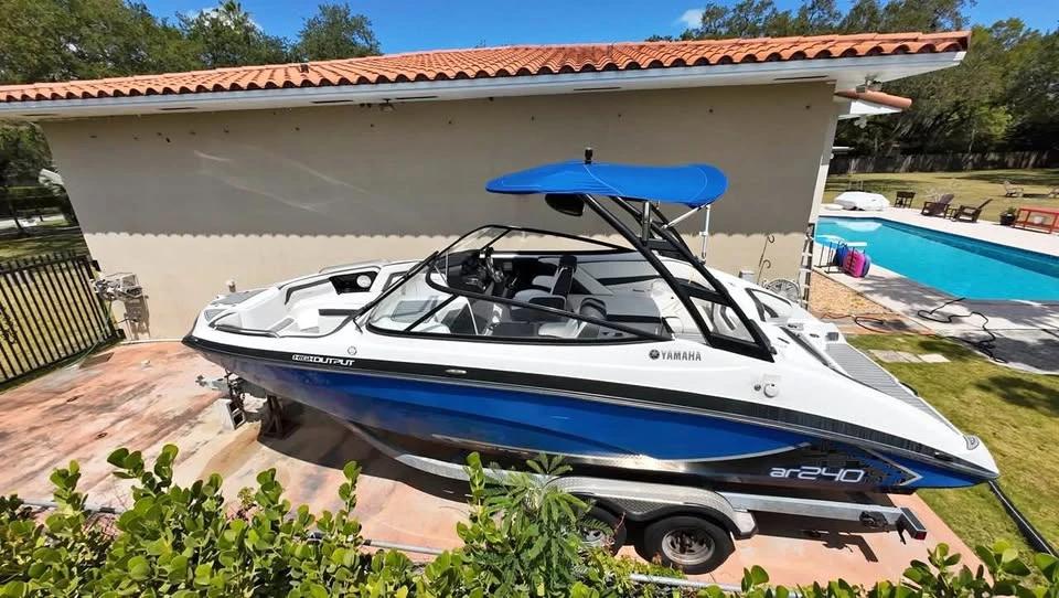 2015 Yamaha AR240