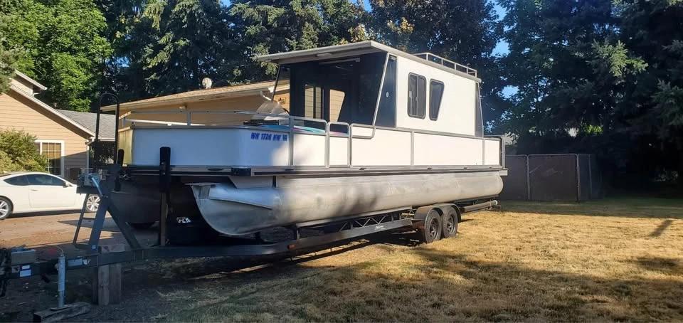 1991 Sun tracker Pontoon Bass Buggy 18