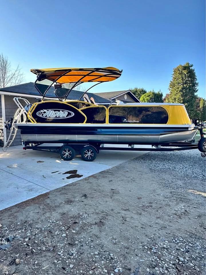 2025 Aloha Pontoons paradise series