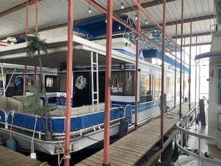 1998 Sumerset 66'x16'