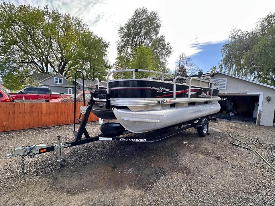 2016 Sun Tracker Bass Buggy 20 DLX