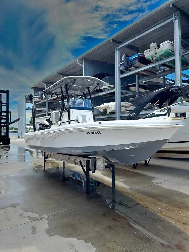 2020 Ranger 2360 Bay