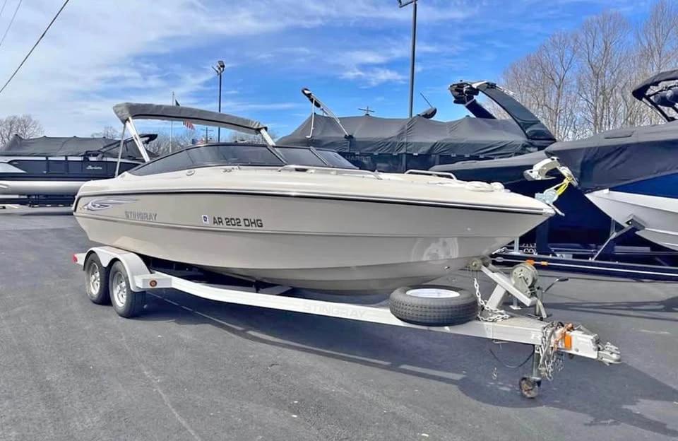 2008 Stringray 220LX