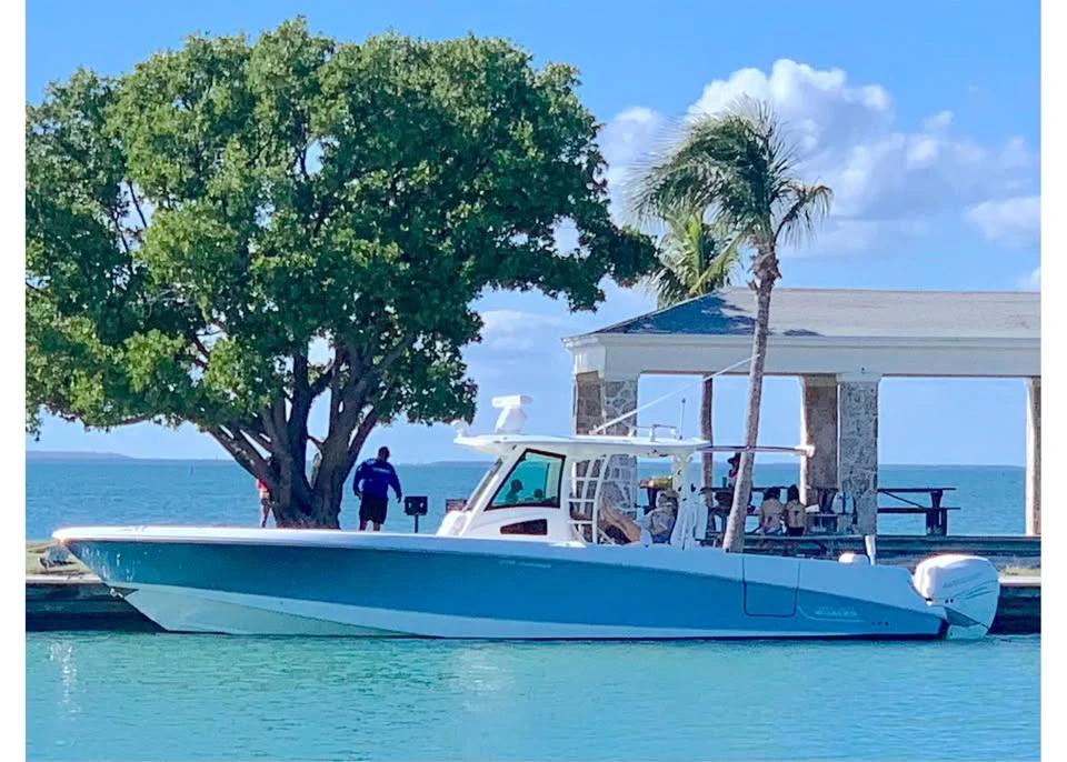 2016 Boston Whaler 370 Outrage