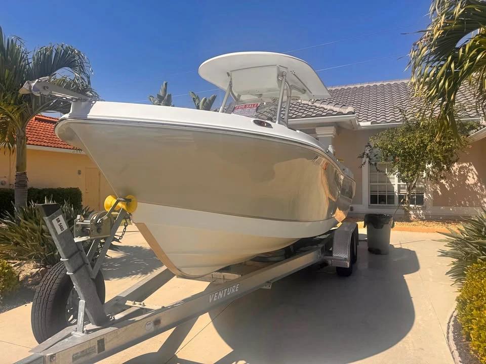 2006 Polar 2300 Center Console (CC)