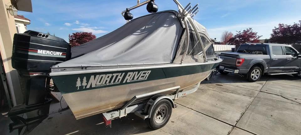 1992 North River 20' outboard Commander 200 FS