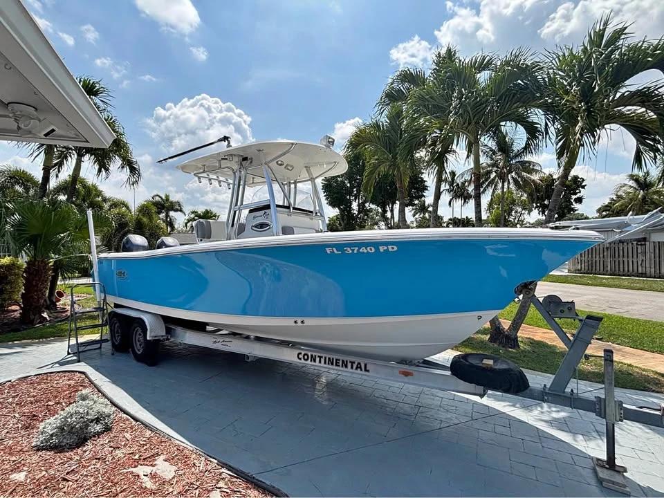 2011 Sea Hunt 25’ Gamefish / Victory
