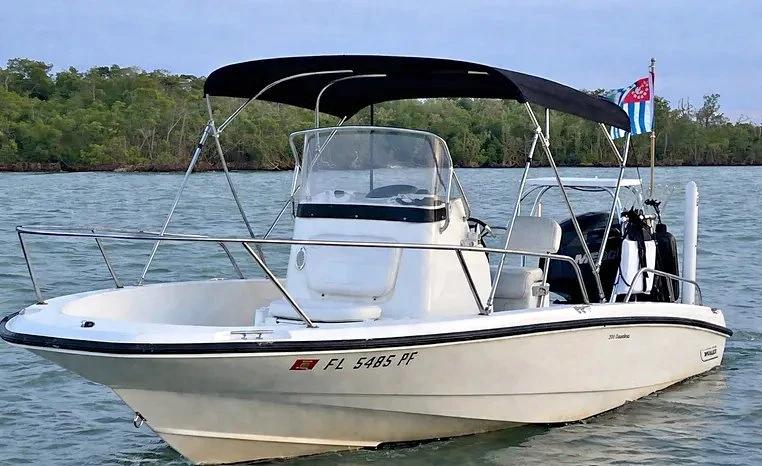 2012 Boston Whaler 200 Dauntless